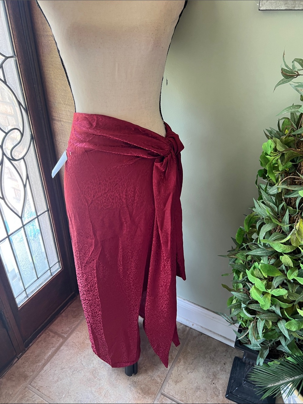 VENUS Burgundy Tie-Side Swim Sarong Cover-Up